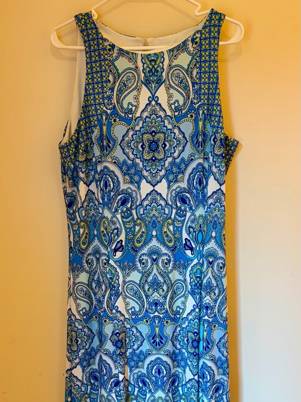 London Times Sleeveless Paisley Maxi Dress in Blue & White